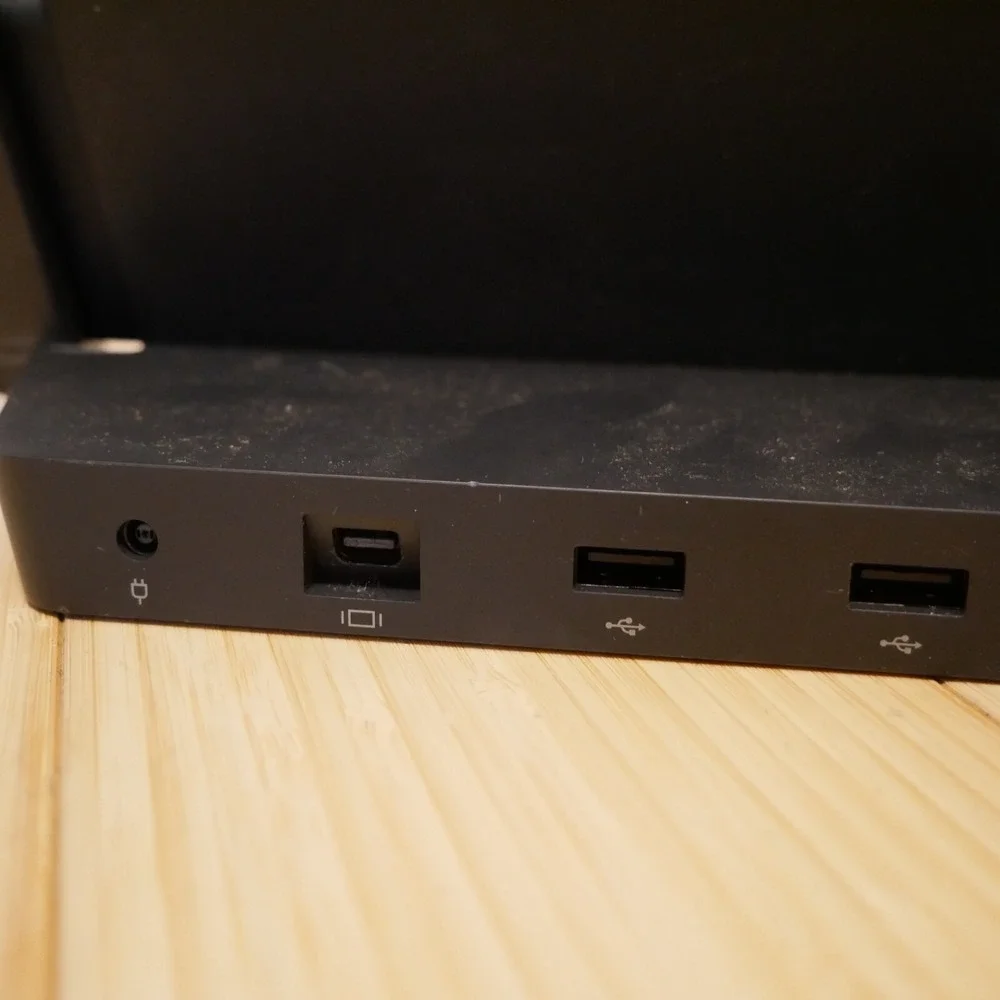 Surface Pro 3 Docking Station Model 1664 only (no charger) - 3‎
